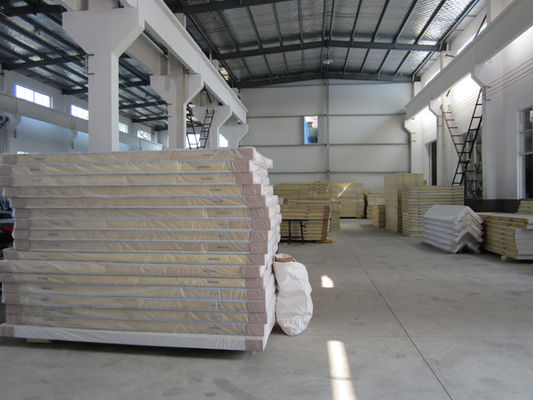 Çin Yalıtımlı Dondurucu Oda Ppgi 42kg/M3 Temiz Oda Sandviç Panel Tedarikçi